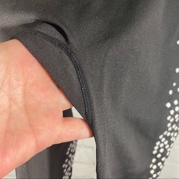 Fabletics black leggings white dot design down sides M - Picture 4 of 8